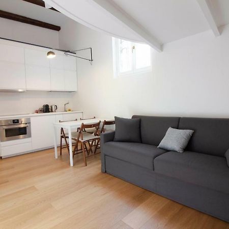 Sant'Andrea Cozy Apartment Милано Екстериор снимка